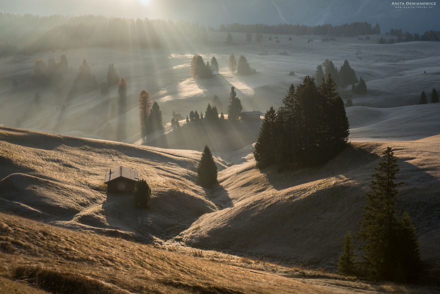 Photographer Anita Demianowicz Traveled Around The World To Take Photos Of The Beautiful Sunsets And Sunrises