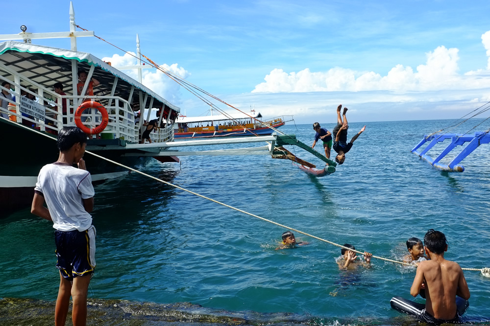 My Personal Best: Filipino Street Photographer Brian Villalongja