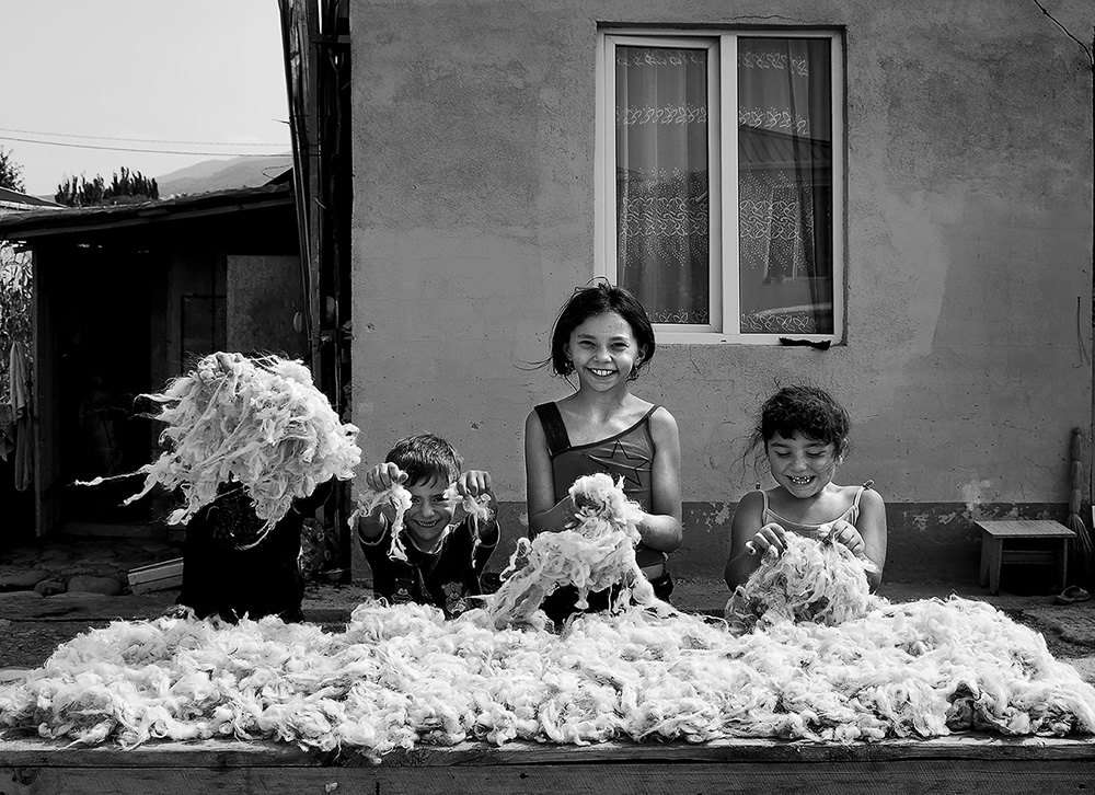 Street and Documentary Photography By Mzia Lekveishvili