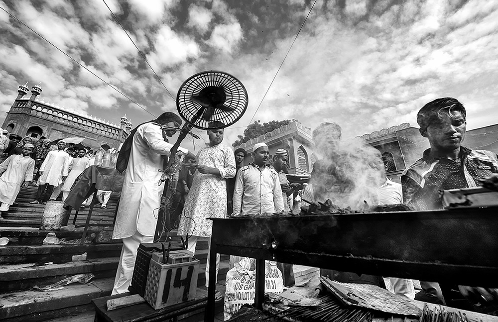 Eminent Indian Photographer Moushumee K Jha In Conversation With Raj Sarkar