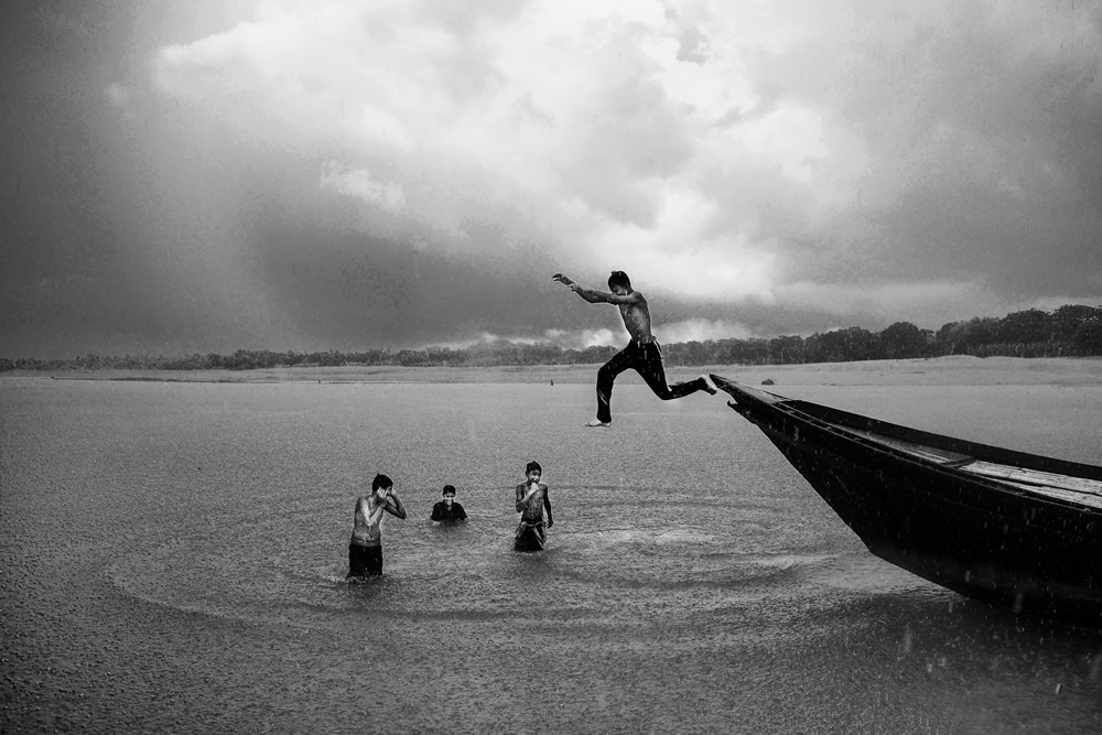 Sounds Of A River: Photo Series By Jibon Malaker