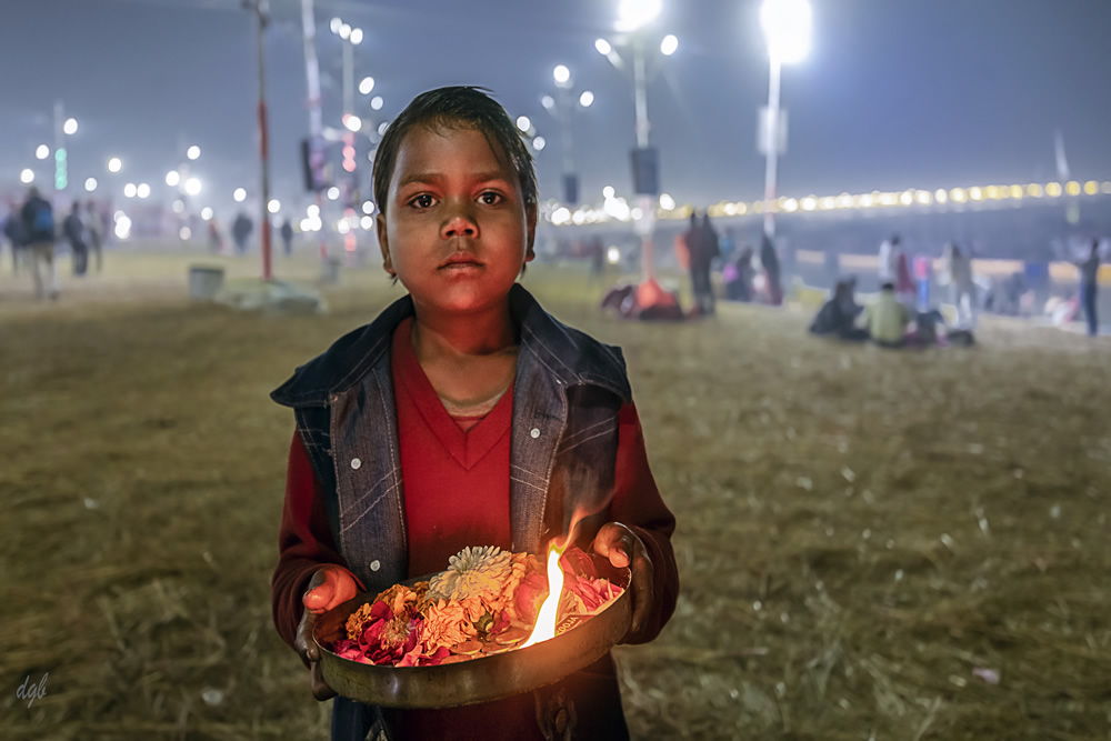 Prayagraj Kumbh Mela 2019: Photo Series By Dashawatar Bade