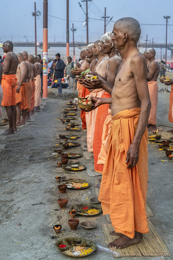 Prayagraj Kumbh Mela 2019: Photo Series By Dashawatar Bade