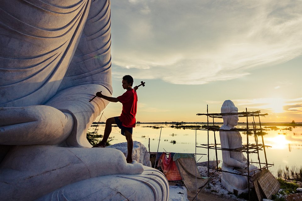 Sculpture - Yalu river, Myanmar