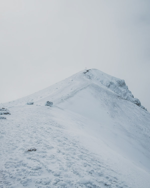 Travel Photographer Javi Lorbada Beautifully Captured Whakapapa Landscapes