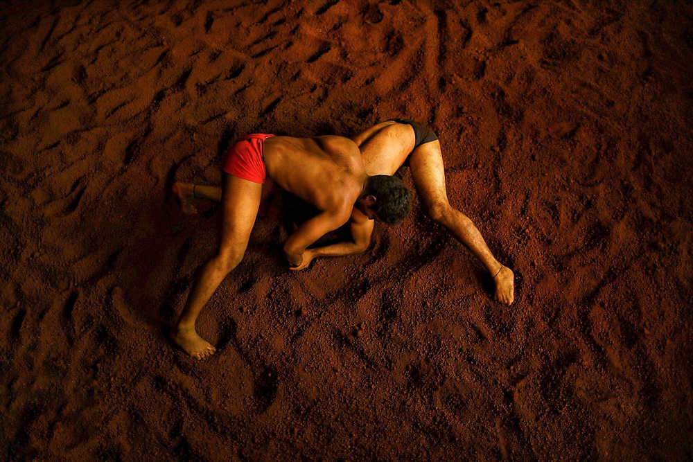 Where in the World…? Lifestyle, Culture, Landscapes, Cityscapes, Wildlife &  Travel – Kushti Wrestler doing Pushups During a Training Session – Photo  Tours