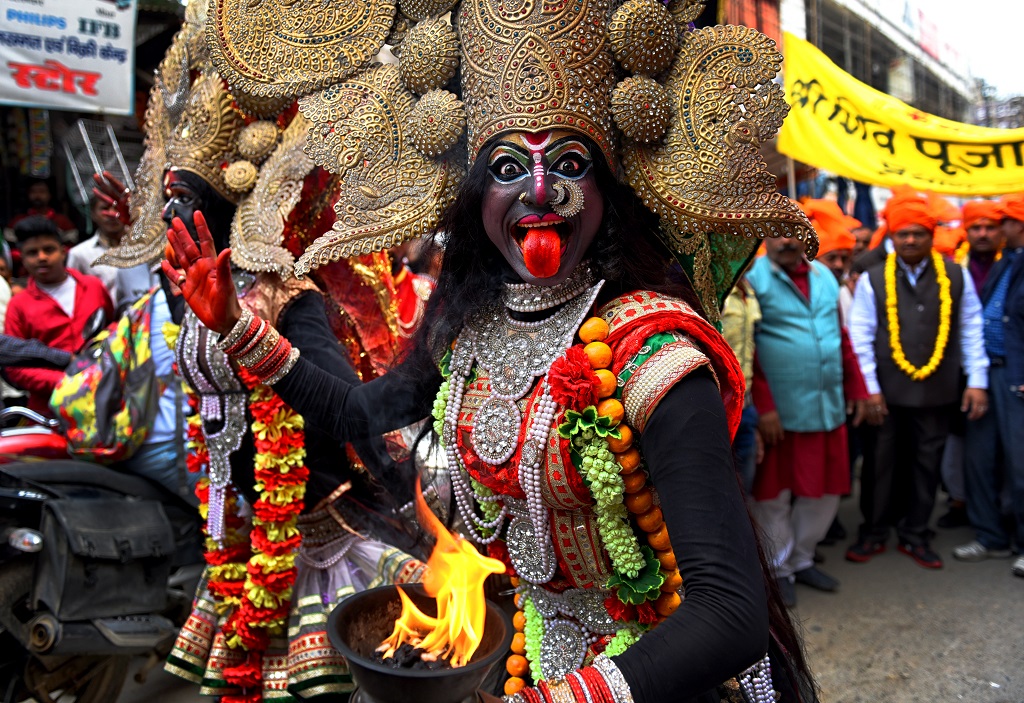 Cultural Vibrance of Shivaratri Festival: Photo Series By Avishek Das 