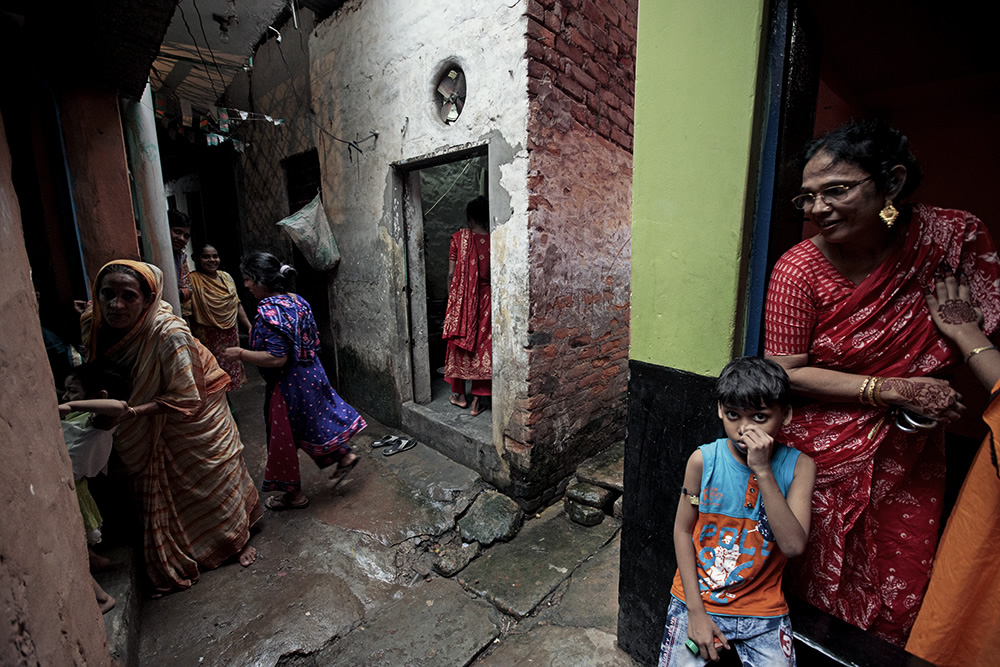 Biharis of Dhaka: Stateless People by Vilen Gabrielyan