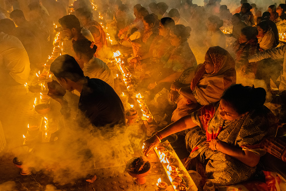 The Light of the Souls: Rakher Upobash by Md.Arifuzzaman