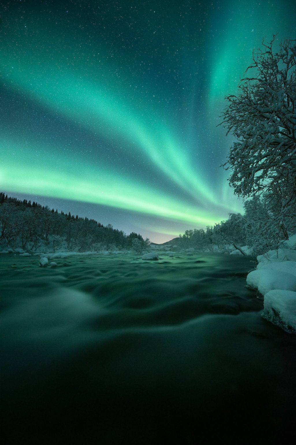 A Light In The Dark: Stunning Landscapes By Christian Hoiberg