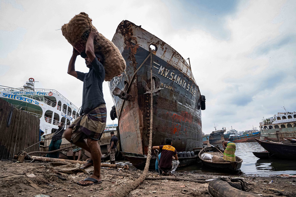 Dhaka Dockyard: Tale of a Slagged Land in the City by Saiful Islam