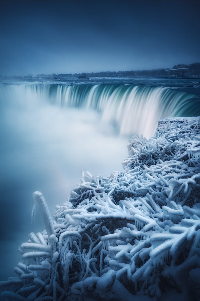 Niagara Falls In Winter: Beautiful Landscapes By Kai Yan