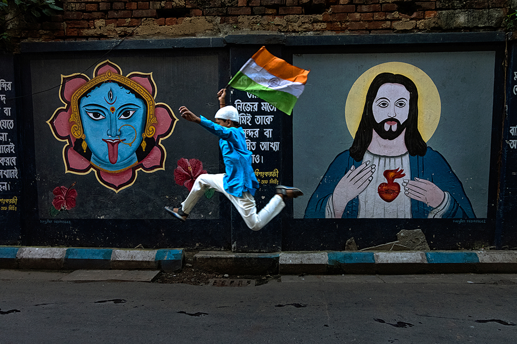 Street Wall Art From Kolkata: Photo Series By Shibasish Saha