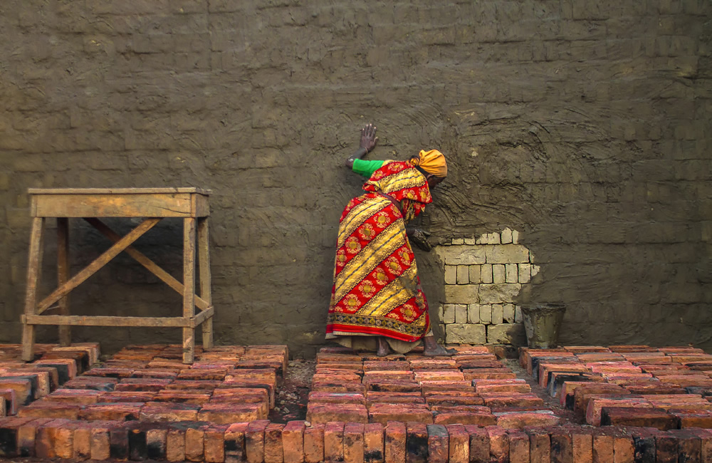 Colorless Lives Around The Brick Factories: Photo Story By Ehsanul Siddiq Aranya