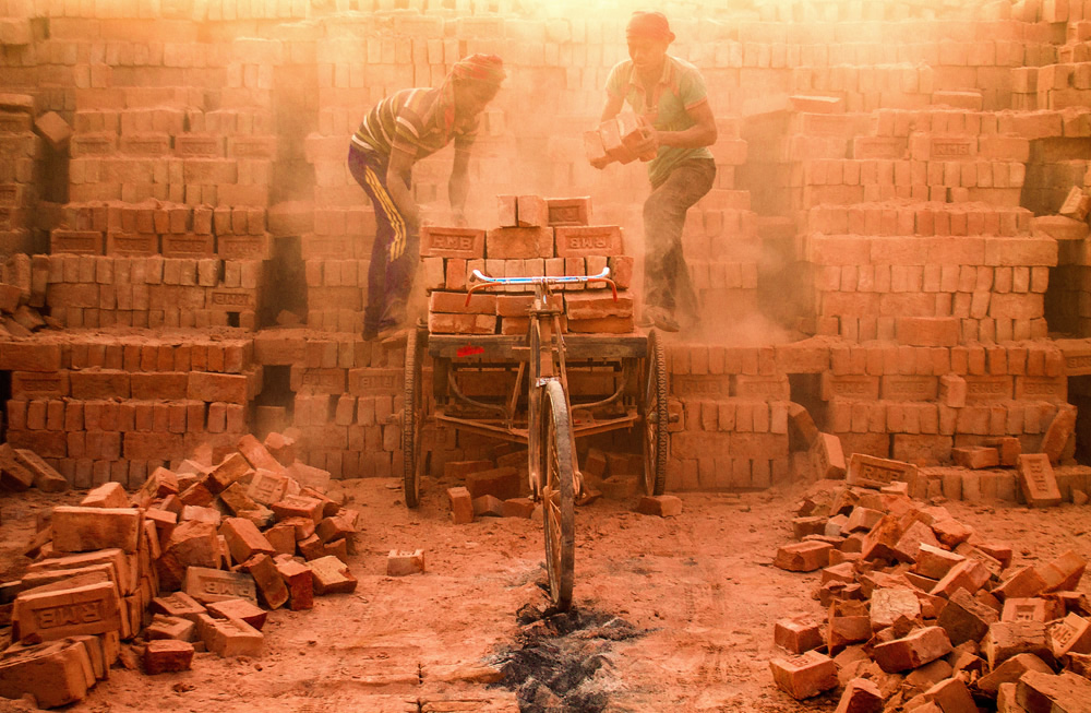 Colorless Lives Around The Brick Factories: Photo Story By Ehsanul Siddiq Aranya