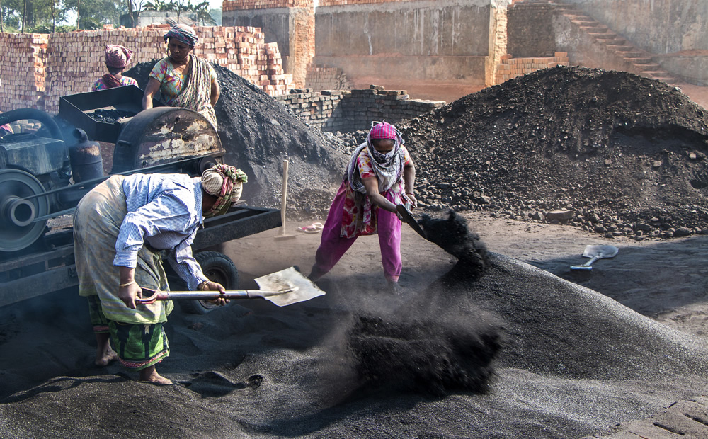 Colorless Lives Around The Brick Factories: Photo Story By Ehsanul Siddiq Aranya