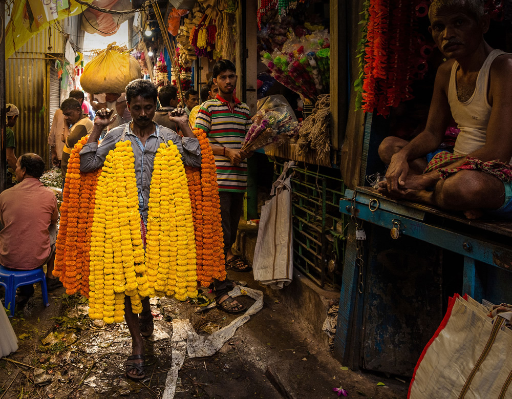 Life Around The Ghats Of Howrah By Pritam Sen