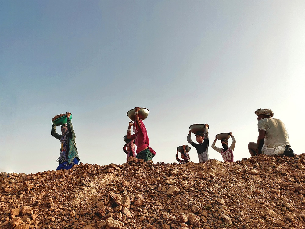 Life Of MGNREGA Workers During Pandemic By Sunil Khandal