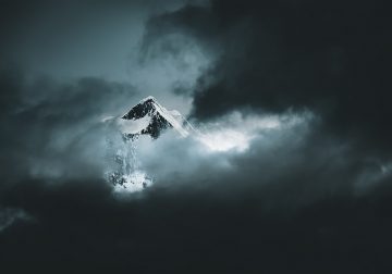 Dark n' Stormy: Everest & Annapurna Ranges Captured By Javi Lorbada