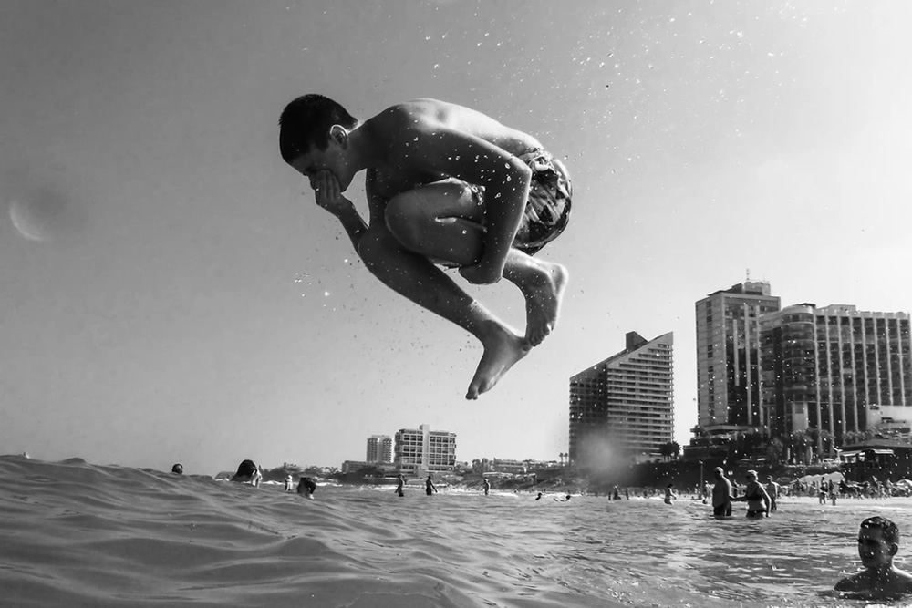 No Pressure: Photo Series By Israeli Photographer Omri Shomer