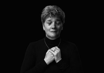 Pain Of Miscarriage: Heart Touching Photographs By Neil Bremner