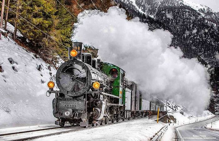 Tamas Rizsavi Beautiful Train Photographs In Exciting Places