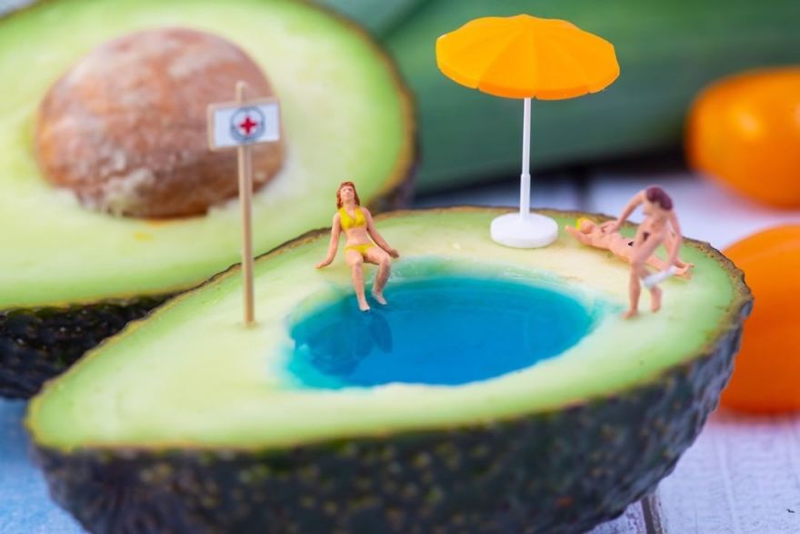 Tiny Worlds From Everyday Objects And Mini Figurines By Peter Csakvari