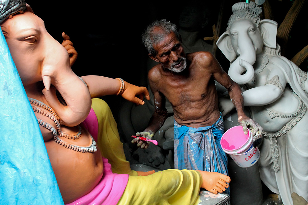 Kumartuli: Where Humans Create Gods By Avishek Majumder