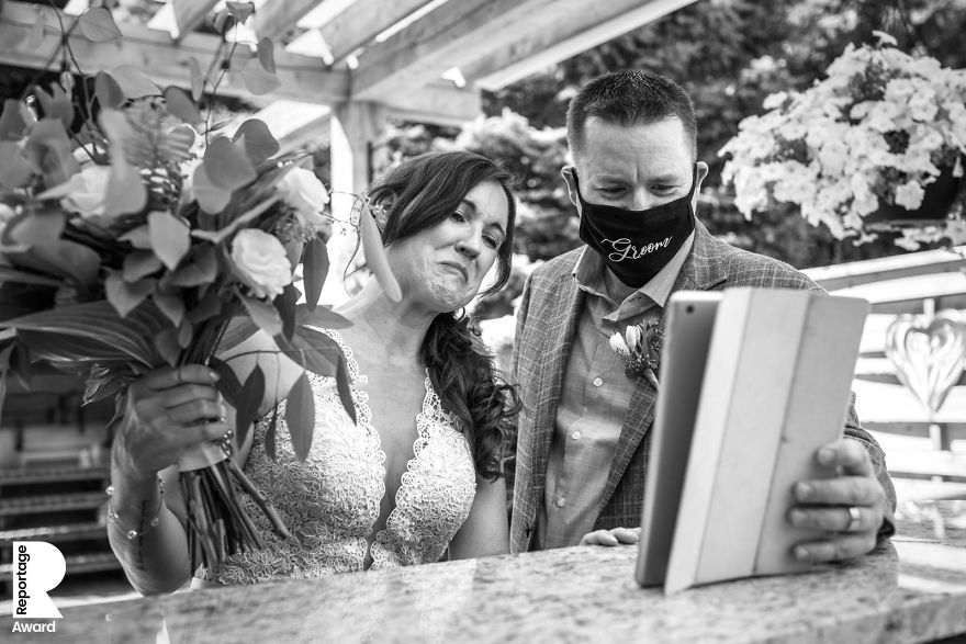 The Best 25 Wedding Photos Taken During The Pandemic