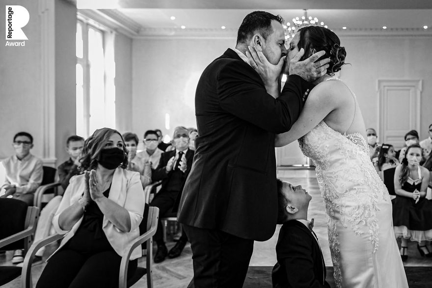 The Best 25 Wedding Photos Taken During The Pandemic