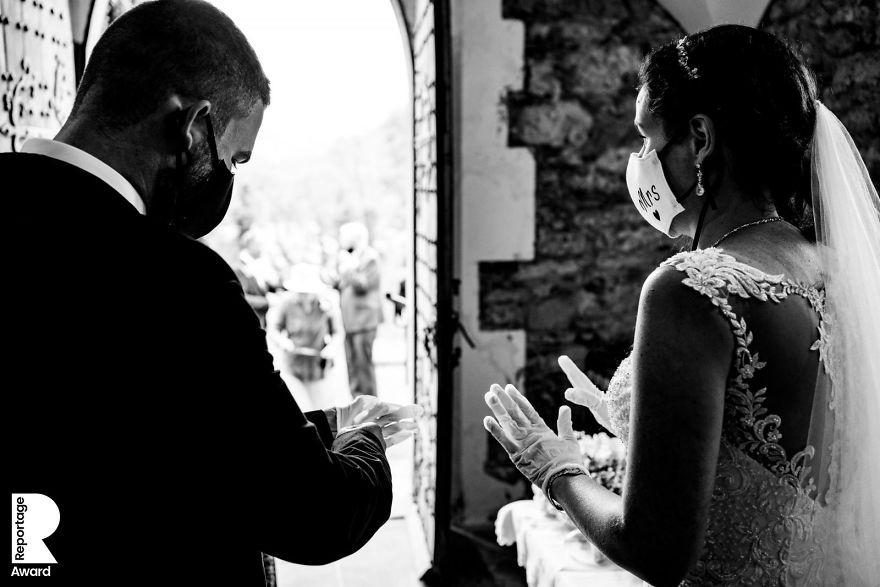 The Best 25 Wedding Photos Taken During The Pandemic