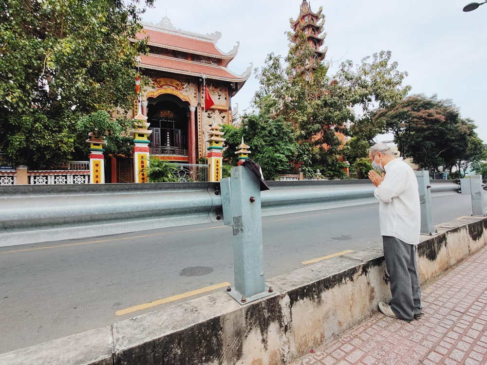 Year Of The Mask: Photo Series By Vietnamese Photographer Tuan Le