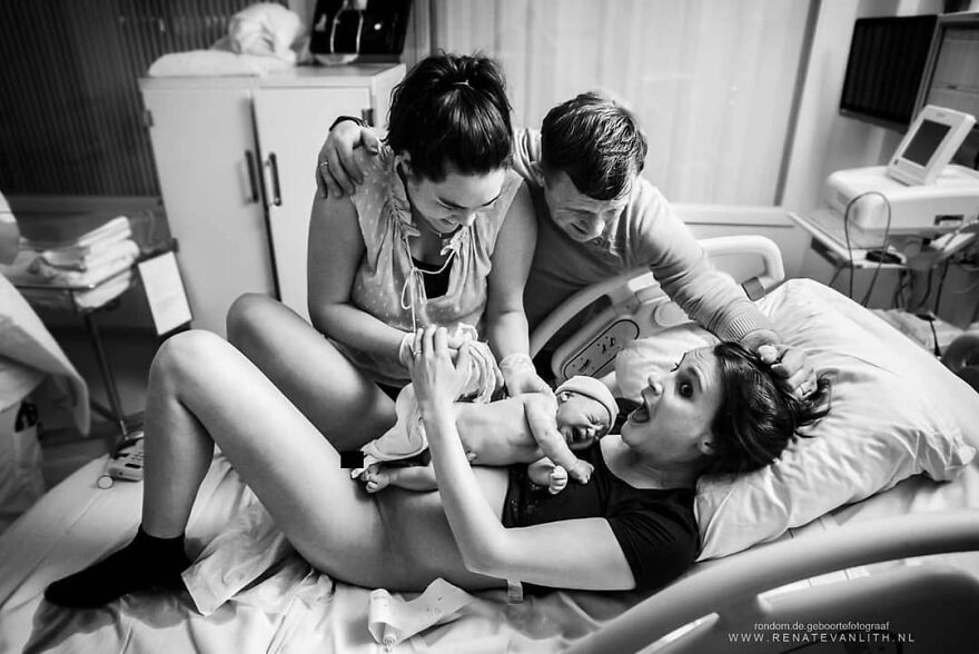 Photographer Renate van Lith Amazingly Captured Raw And Powerful Side Of Birth