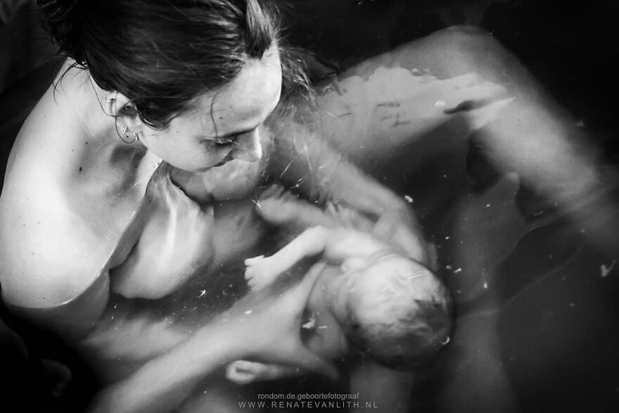 Photographer Renate van Lith Amazingly Captured Raw And Powerful Side Of Birth