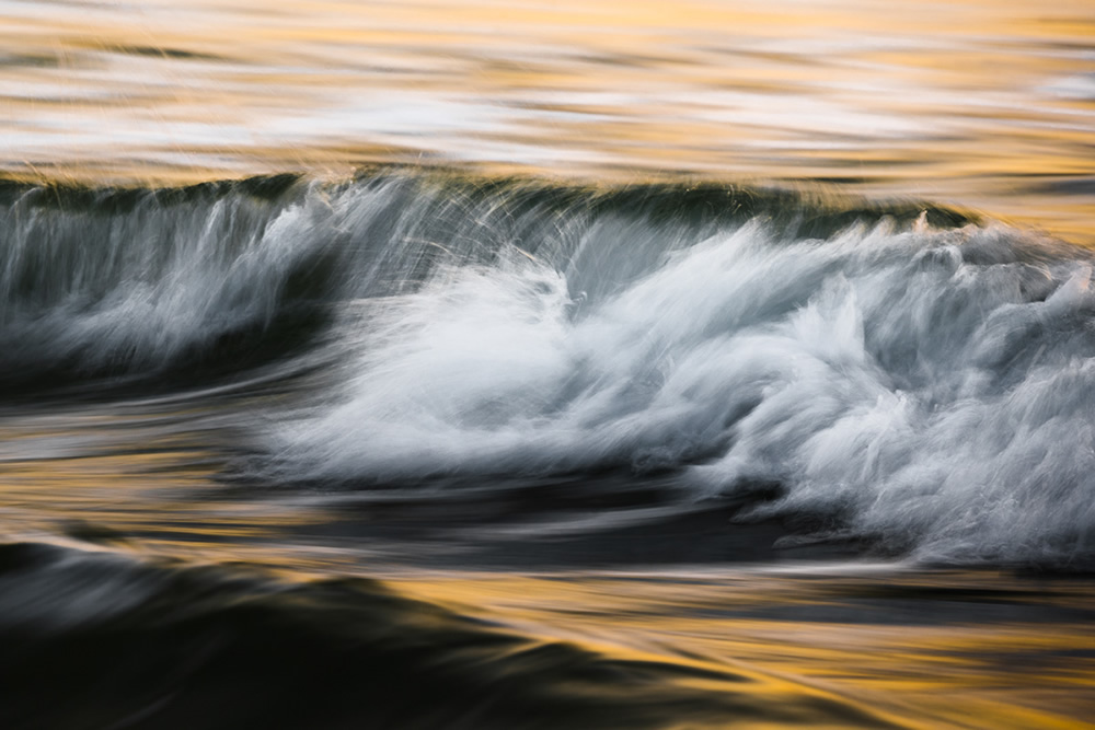 The Motion: The Flowing Waves Of The Atlantic Ocean By Roland Kramer