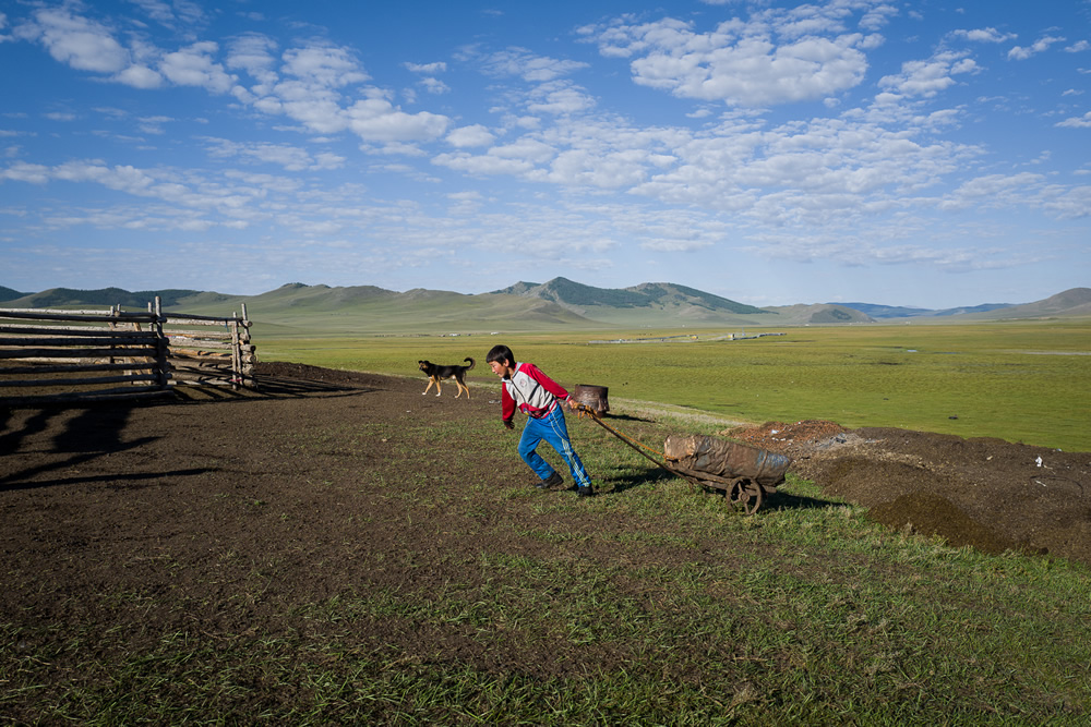 Modern Nomads: Amazing Photo Series By Callie Eh