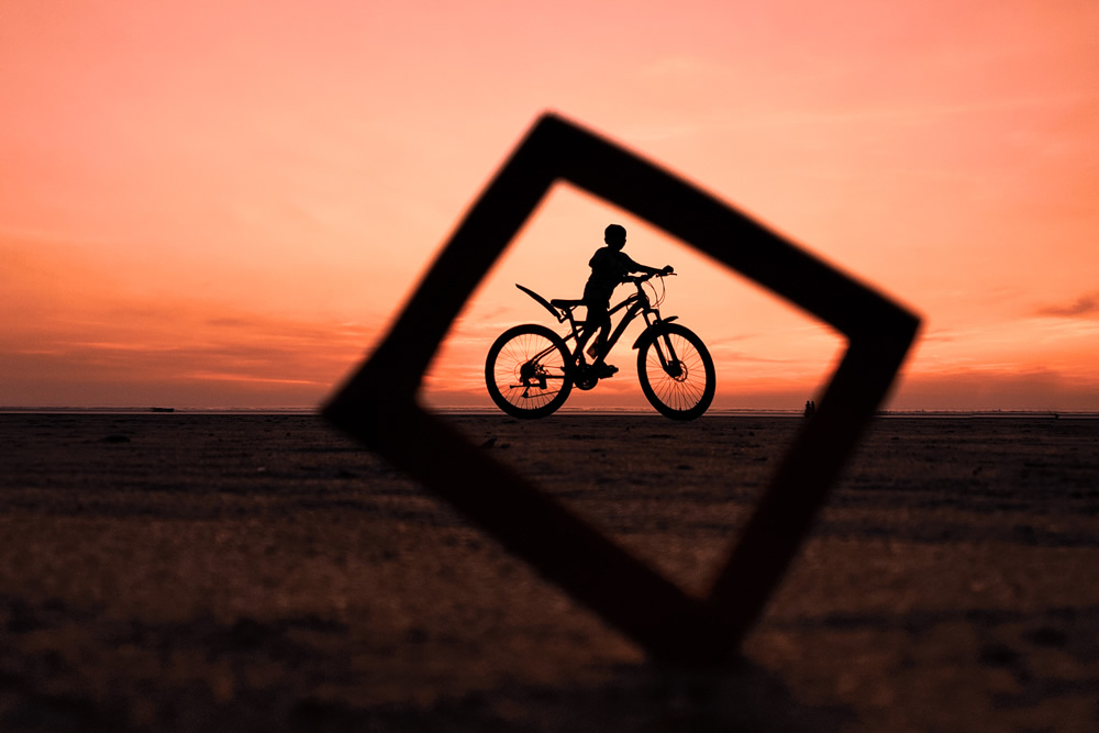 An Hour Of The Solace: Beautiful Silhouette Photography By Brijal Manohar Raut