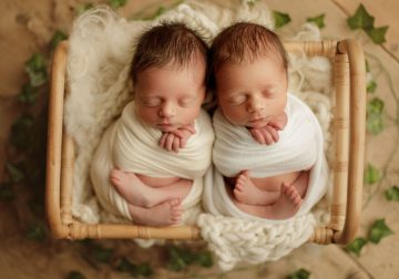 Photographer Bethany Hope Beautifully Captured Newborn Twins In Chicago