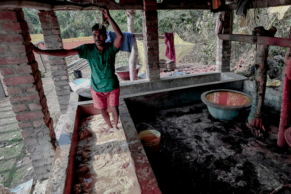 Processing Of Saree From Raw Yarn: Photo Series By Shaibal Nandi