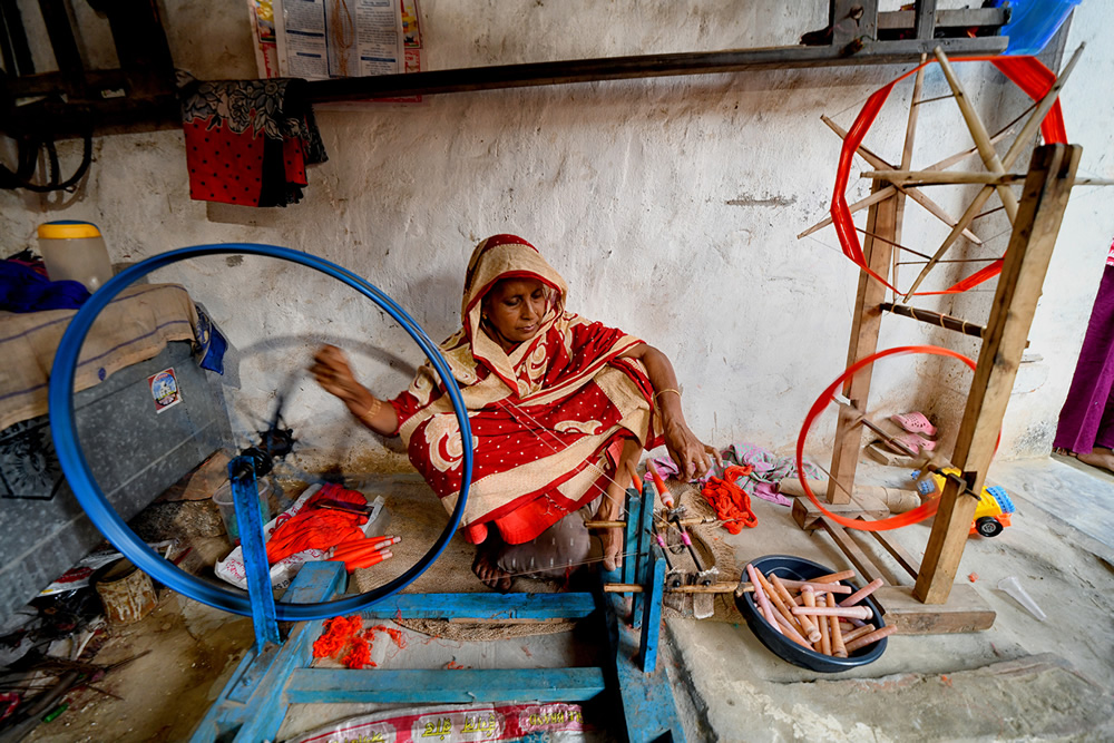 Processing Of Saree From Raw Yarn: Photo Series By Shaibal Nandi