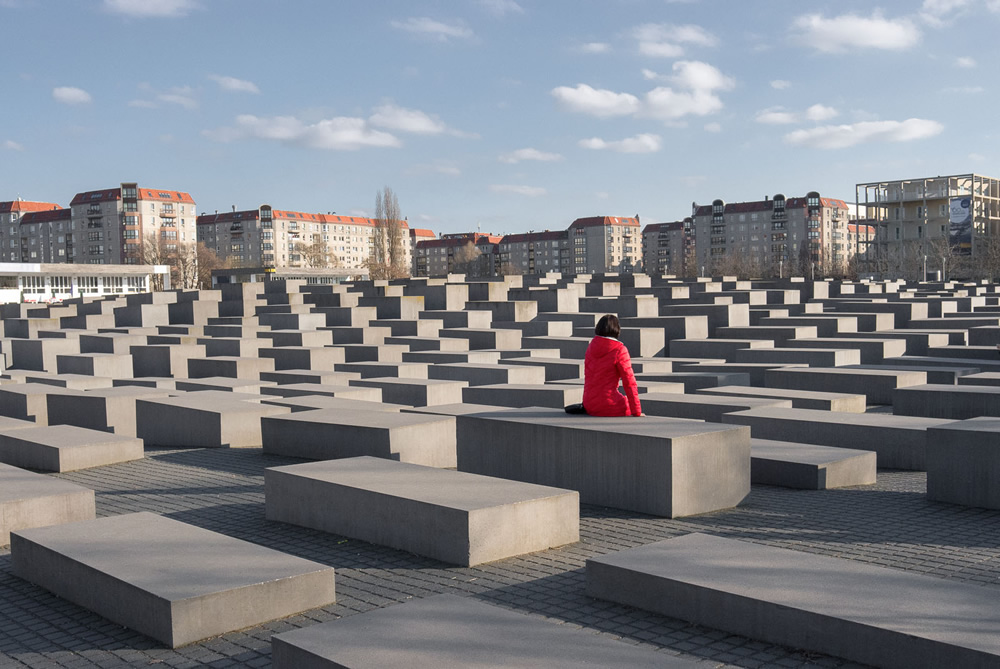 Ganz Berlin Ist Eine Wolke: Photography Book By Enrico Markus Essl