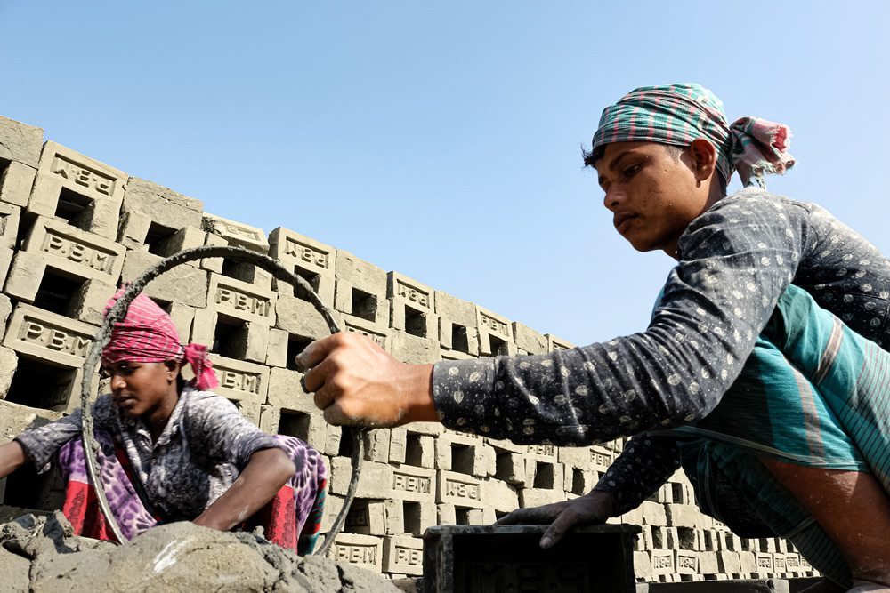 Life Of Brick Kiln Workers: Photo Series by Sumon Das