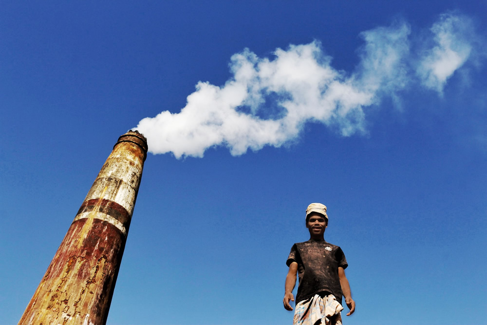 Life Of Brick Kiln Workers: Photo Series by Sumon Das