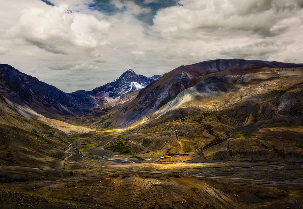 To Cairoma Along The Kimsa Cruz Cordillera By Javier Molina