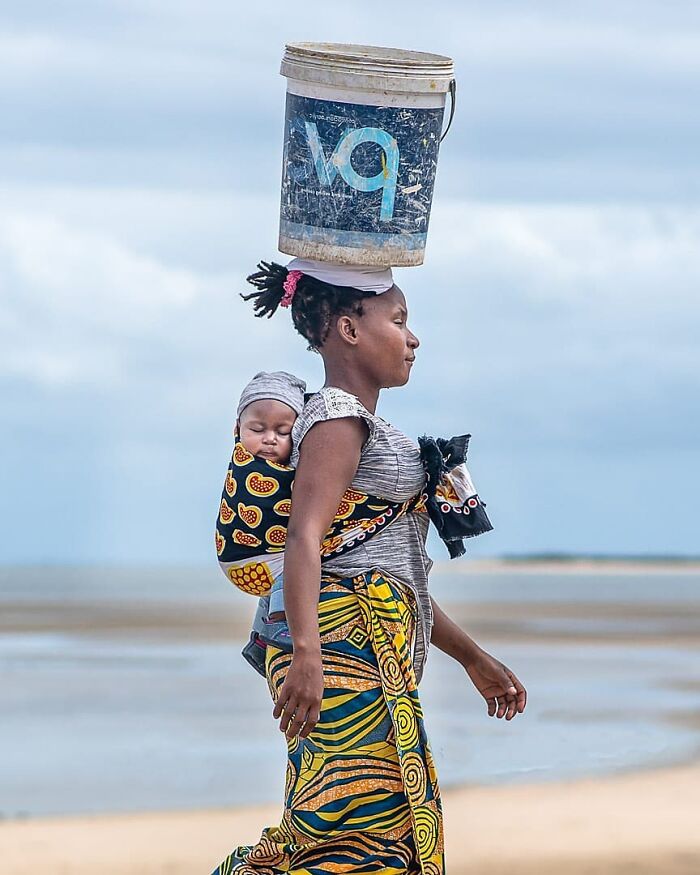 Everyday Life And Hardships Of Mozambican People By Gregory Escande