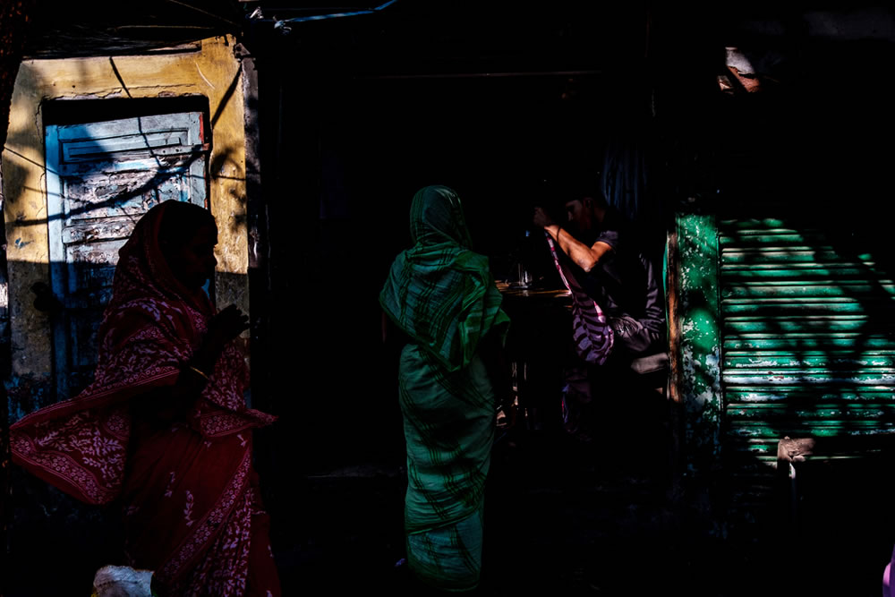 In Search Of Light: Street Photography Series By Sankar Sengupta