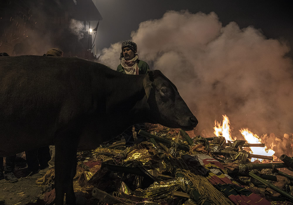 Manikarnika: The Historical Ghat Of Varanasi By Sudipta Das