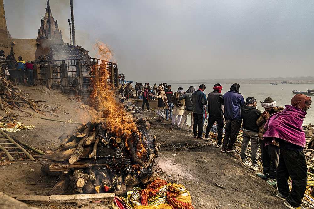 Manikarnika: The Historical Ghat Of Varanasi By Sudipta Das