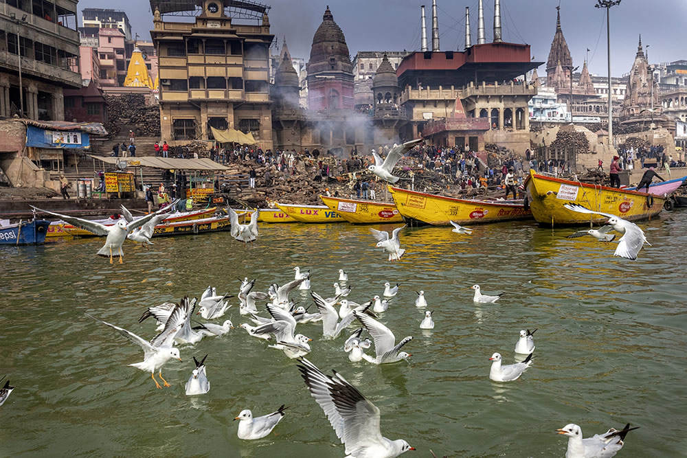 Manikarnika: The Historical Ghat Of Varanasi By Sudipta Das