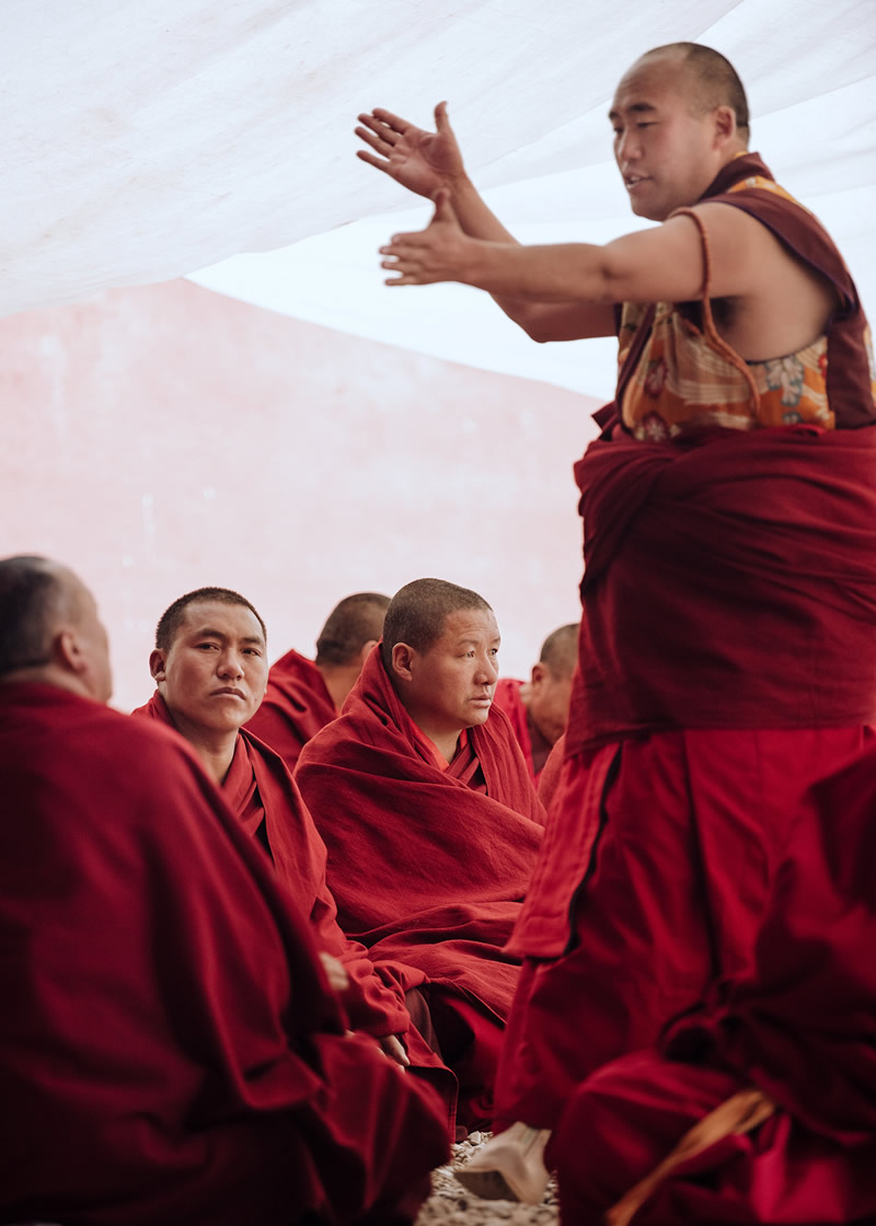 The Daily Life Of Tibetan Buddhist In The Temple By Li Ye 